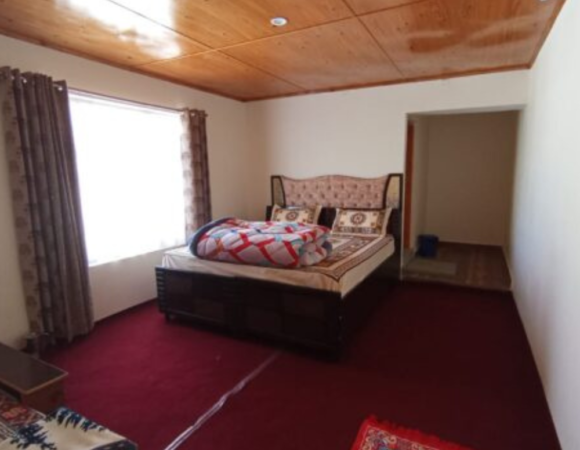 7 Pine Homestay, Kaza