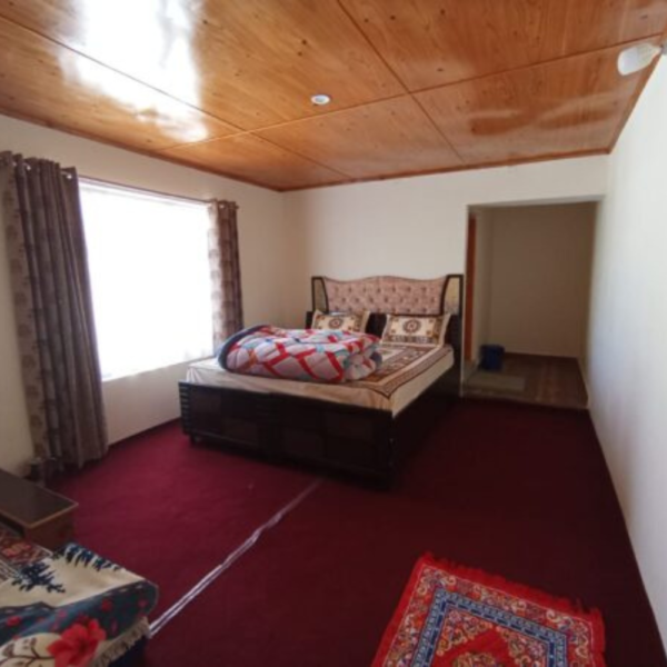 7 Pine Homestay, Kaza